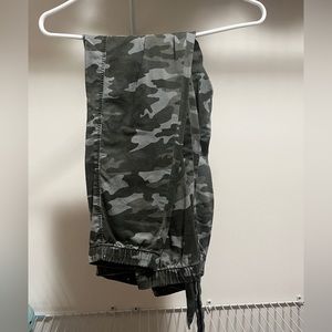 camouflage, cargo pants